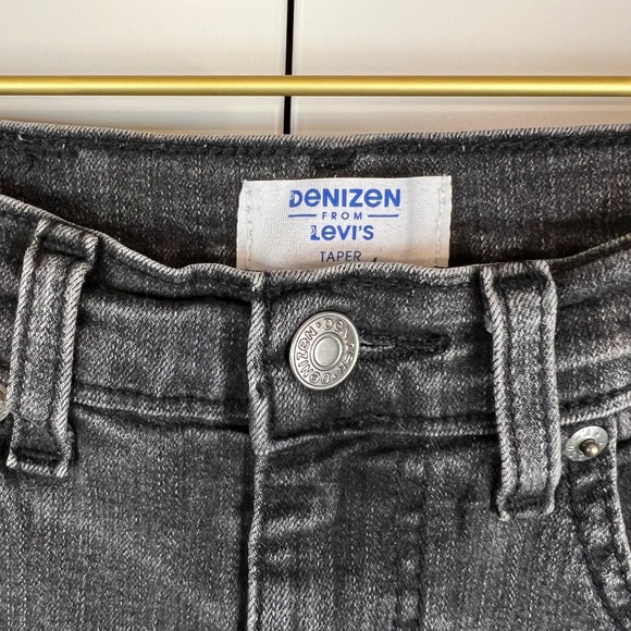 Denizen by Levi's Boy's Black Distressed Denim Jeans - Picture 5 of 6